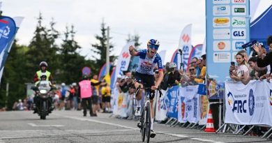 Finn líder en Rumania, Sosa noveno