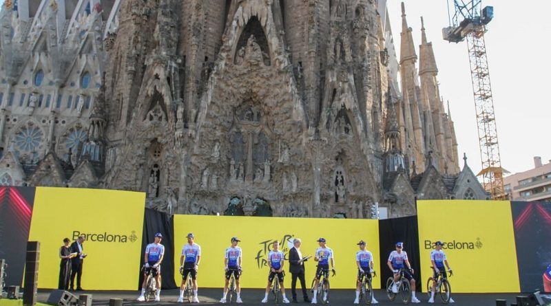 En la Sagrada Familia se presentaron los equipos