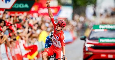 Otra etapa para Pogačar que sigue vestido de rojo